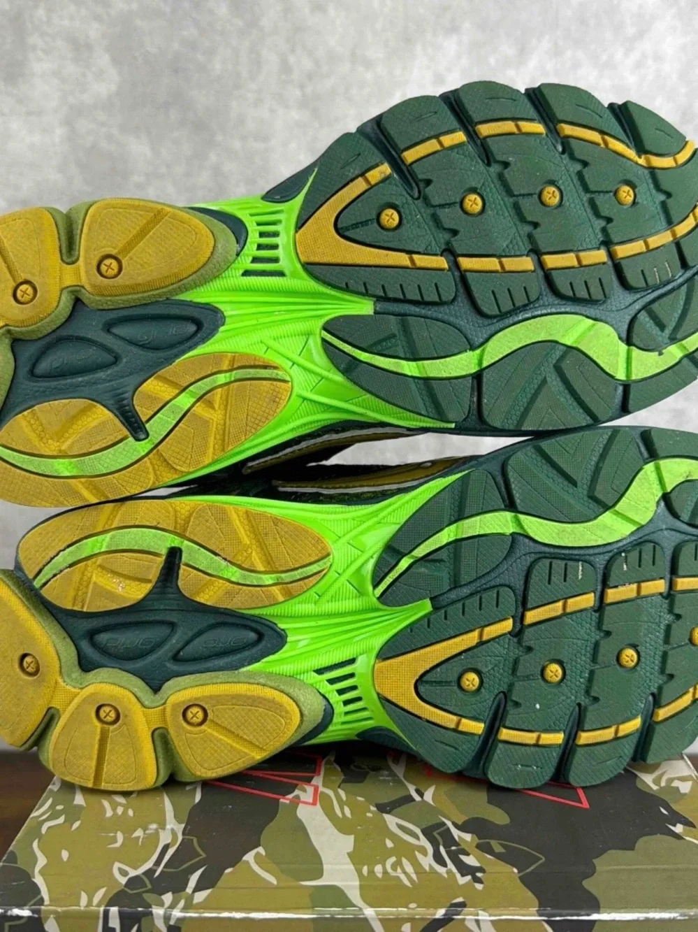 Saucony ProGrid Omni 9 x Starcow Nature Acts, Man Does Size 7.5 S70869-1 OG Rare